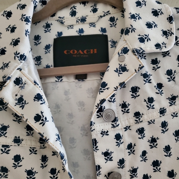 Coach - Picture 5 of 5